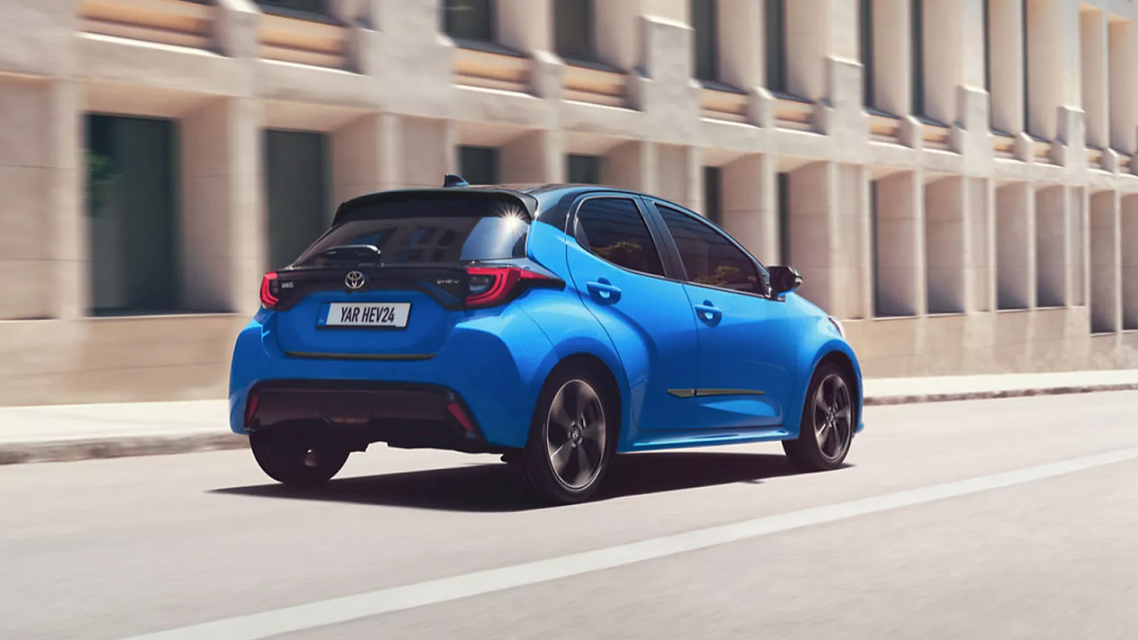 Ένα μπλε Toyota Yaris